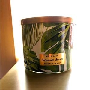 New White Barn 3-wick Oceanside Garden Candle. Bath and Body Works.
